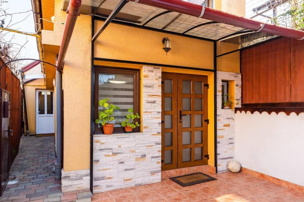 Cozy House With Nice Garden In Heart Of City Center Βίλα Κλουζ-Ναπόκα Εξωτερικό φωτογραφία